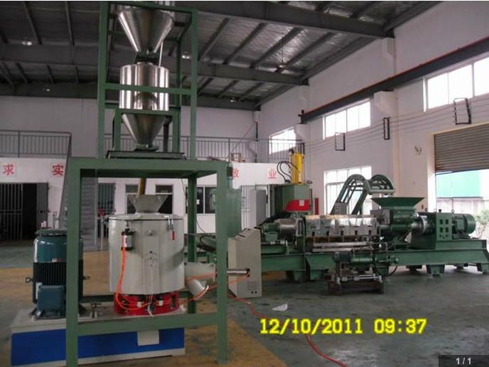 Cable material granulator