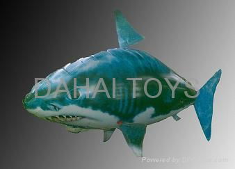 helium air swimmer flying shark toy 3