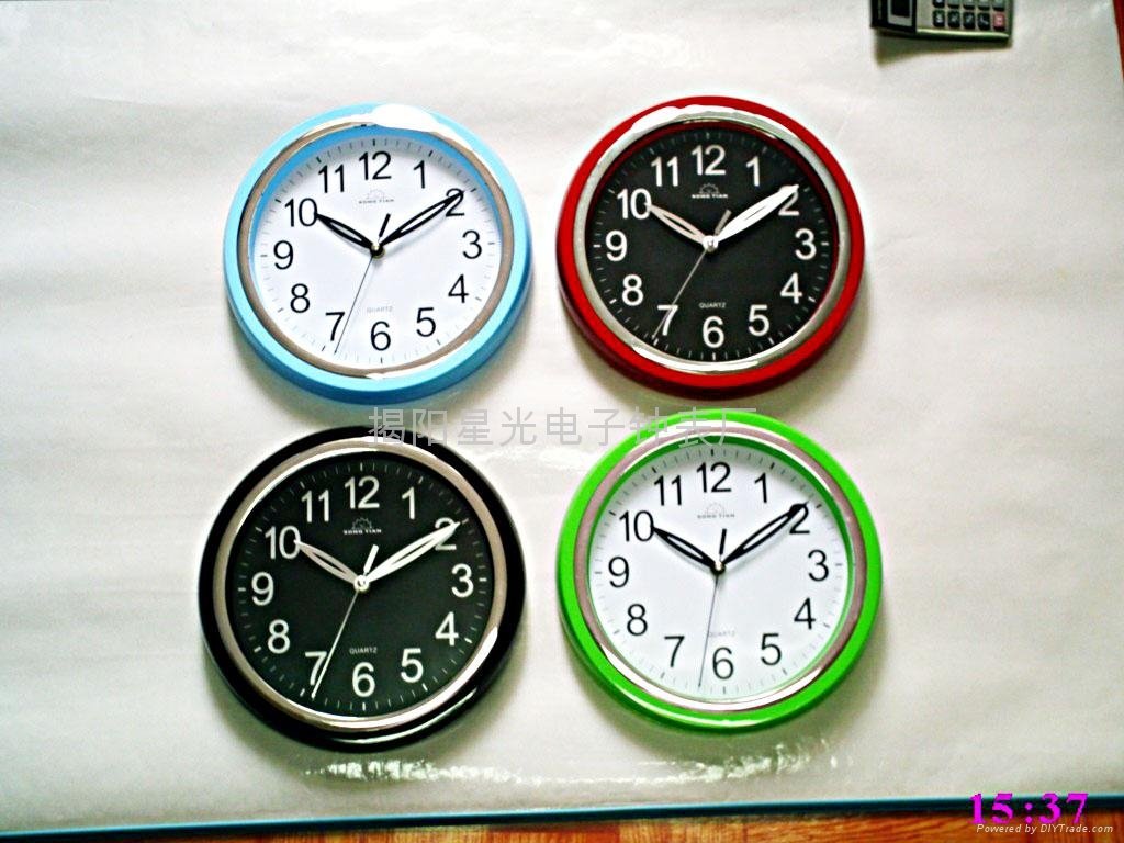 Wall clock with noctilucent 4