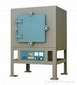 Vacuum heat treatment furnace