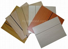 Grooved paper overlay plywood