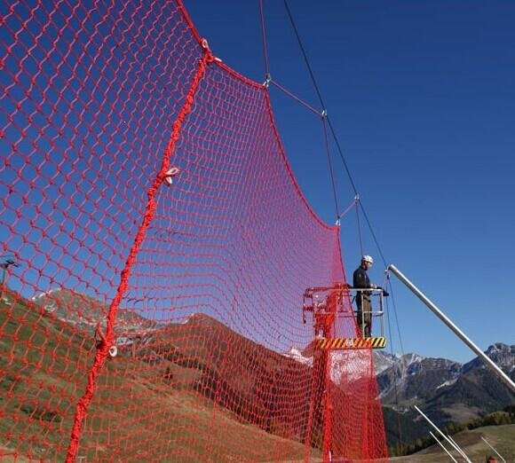 滑雪场防护网杆