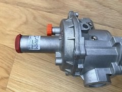 Gas pressure regulating valve