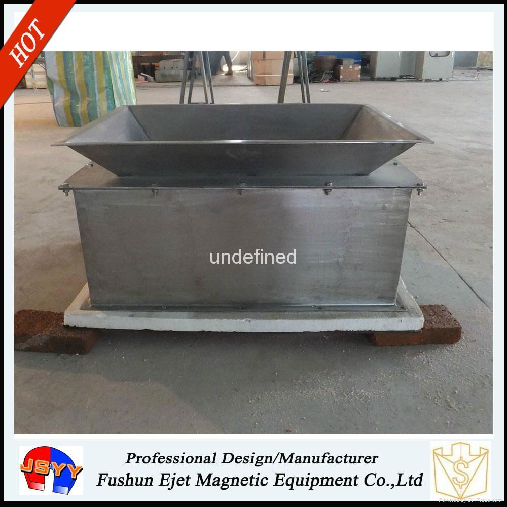 In chute/housing magnetic grade separator for solid partical and powder products 4