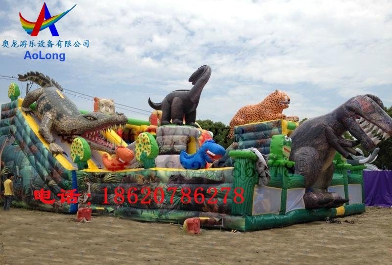 Inflatable castle animal world