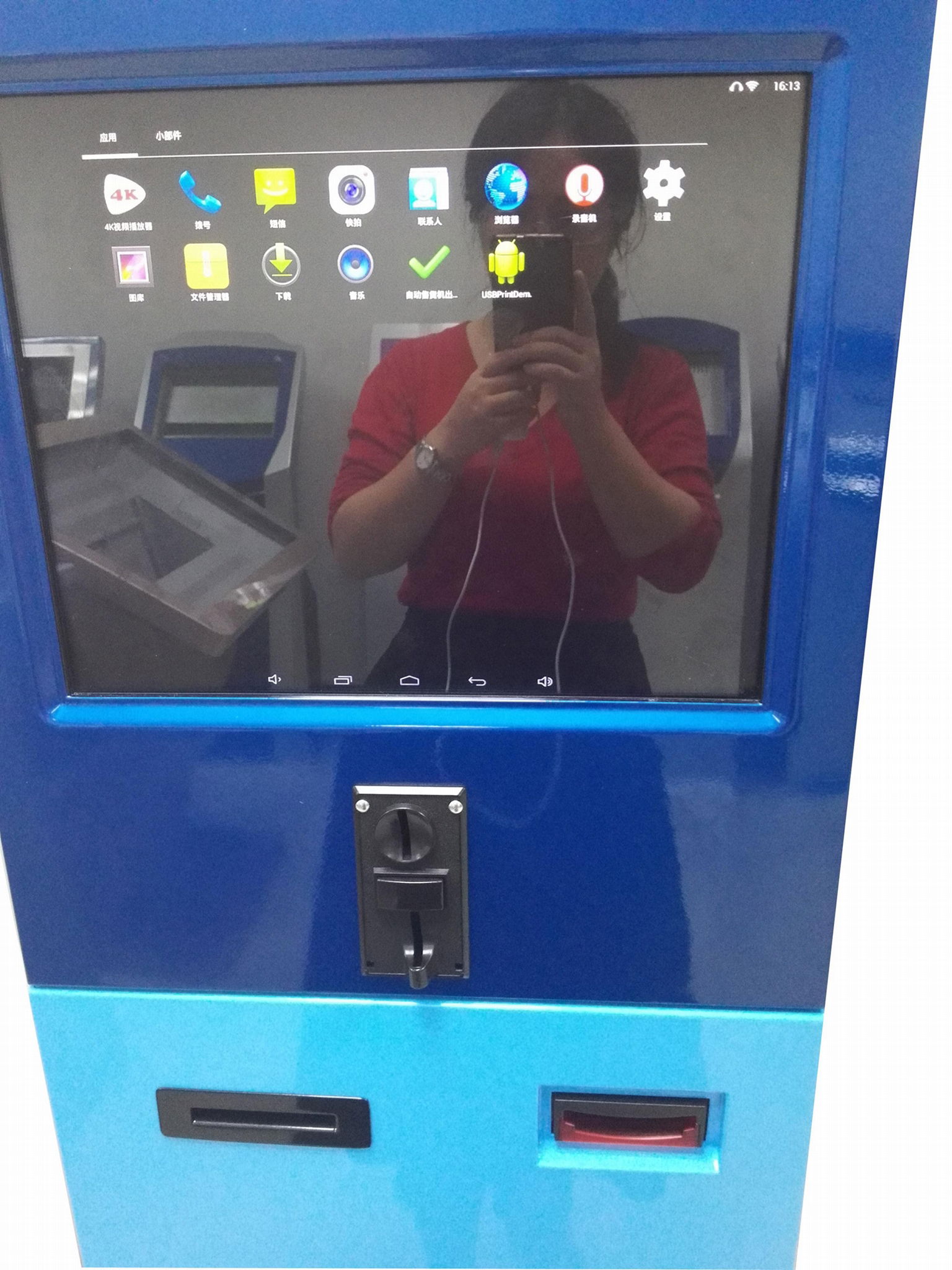  Stands payment kiosk system 5