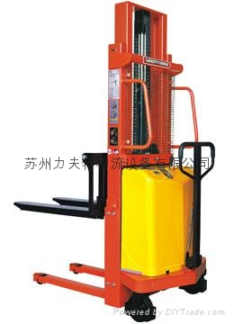 手推半电动堆高车叉车 5