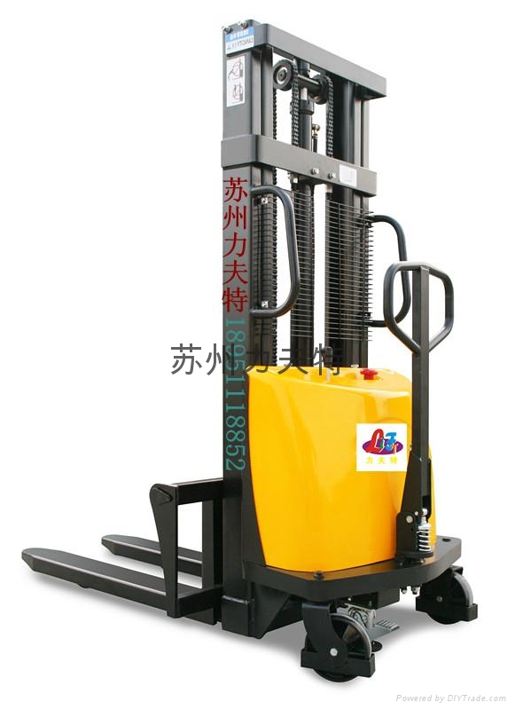 手推半电动堆高车叉车 2