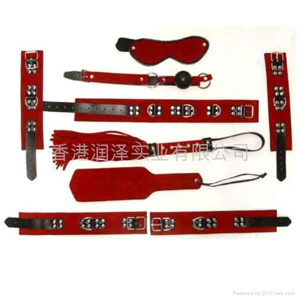 SM系列產品 BDSM產品成人情趣用品七夕情趣套裝 皮鞭 皮手銬 綁繩 鞭策者