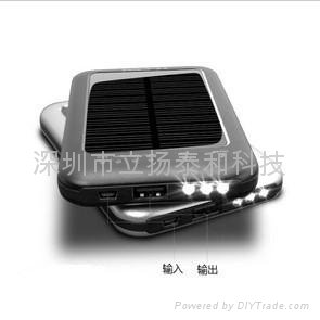太阳能充电器（带电量显示、手电筒功能） 2