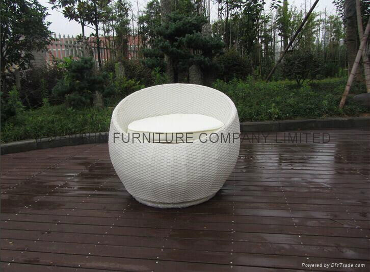 white rattan outdoor furniture 2