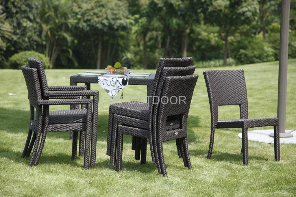 Outdoor Table set with Umbrella  5