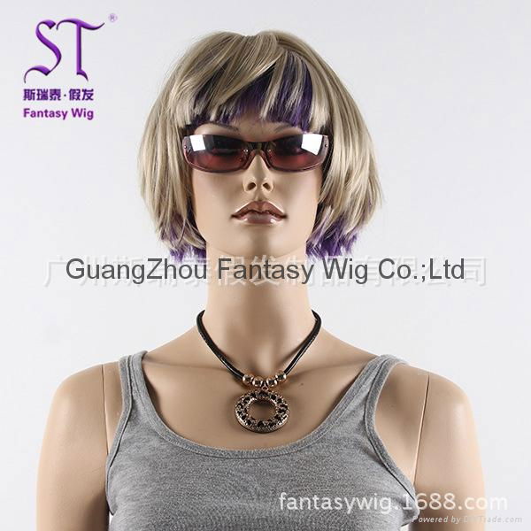 High-end store window mannequin shows short hair wigs 2