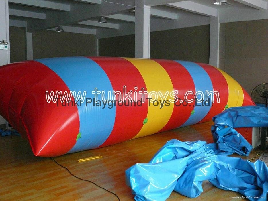 inflatable water jumping blob