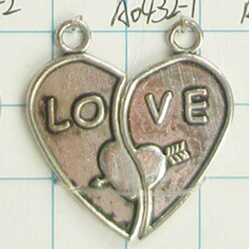 custom break heart pendant stainless steel Jewelry heart pendant of two halves