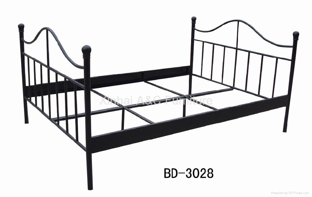 Modern Black Powder Coated Metal Bed  2
