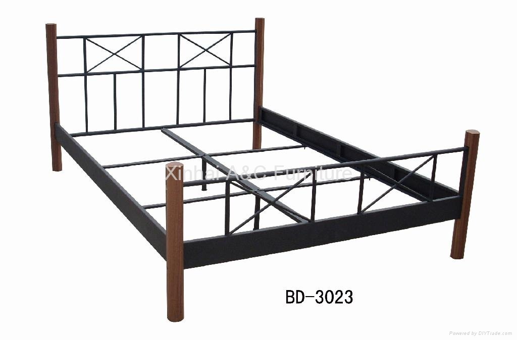 Modern Black Powder Coated Metal Bed  4