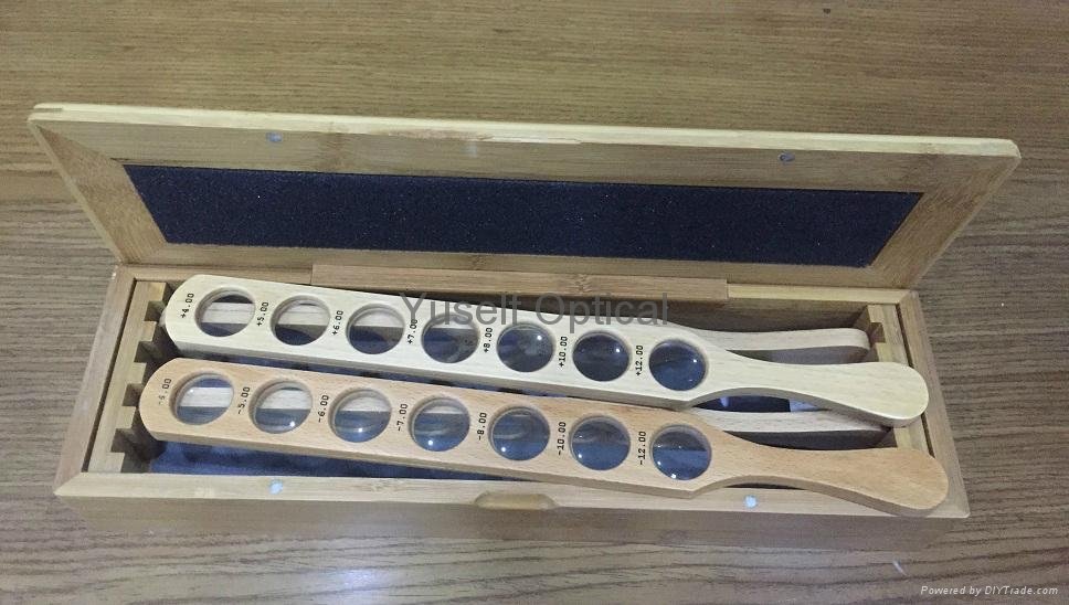 Wooden retinoscopy racks in Bamboo case