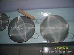 Wire Mesh Strainer with Wooden Handle