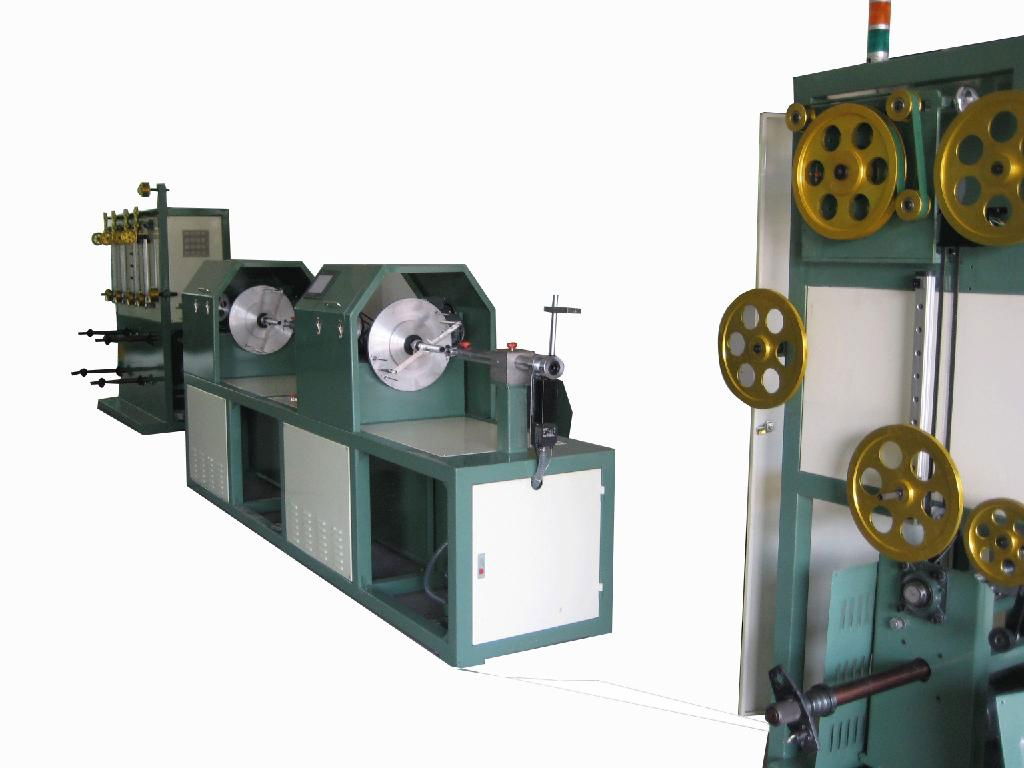 Horizontal wire wrapping machine