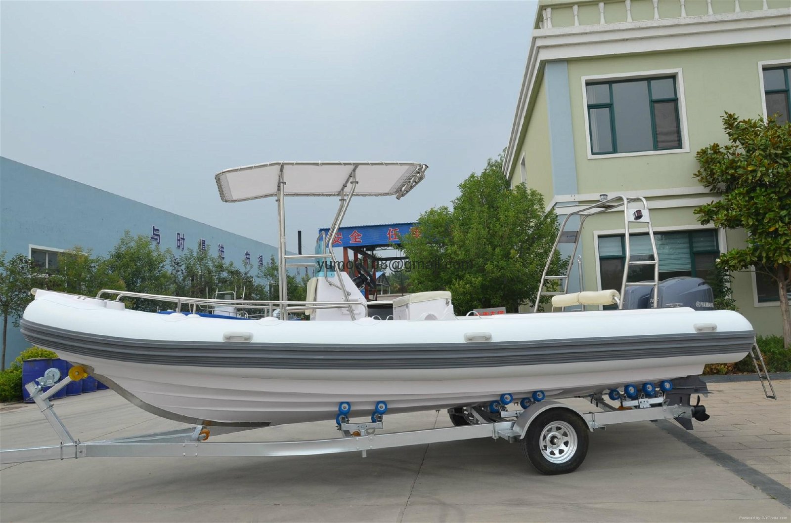 7.6mi rigid inflatable boat