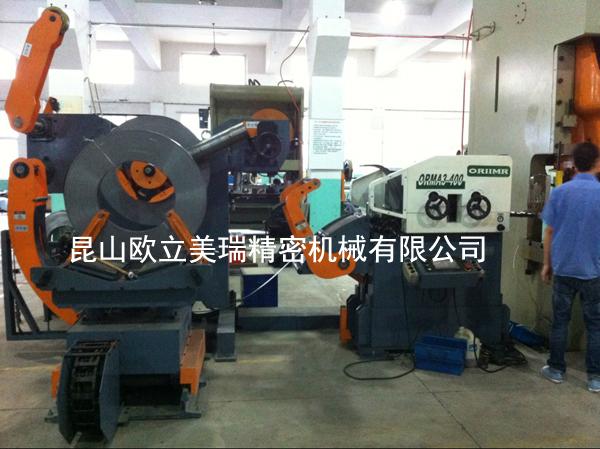 中厚板三合一送料机 3