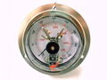 Pressure gauge with electrical contact