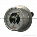Pressure gauge with electrical connection 6