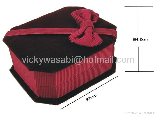 have stocks cufflink boxes 4