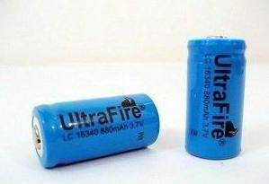 UltraFire 16340 3.7V 880mAh Rechargeable Batteries - Unprotected 