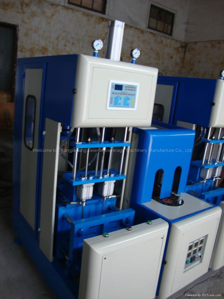 Semi-automatic PET Bottle Blow Moulding Machine 2