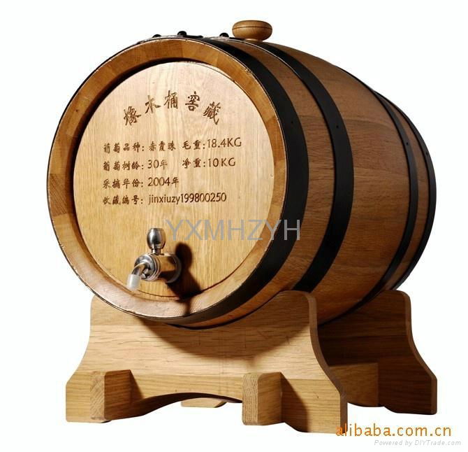 WOODEN WINE BARREL