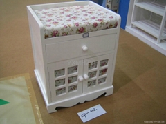 Paulownia wood box with white