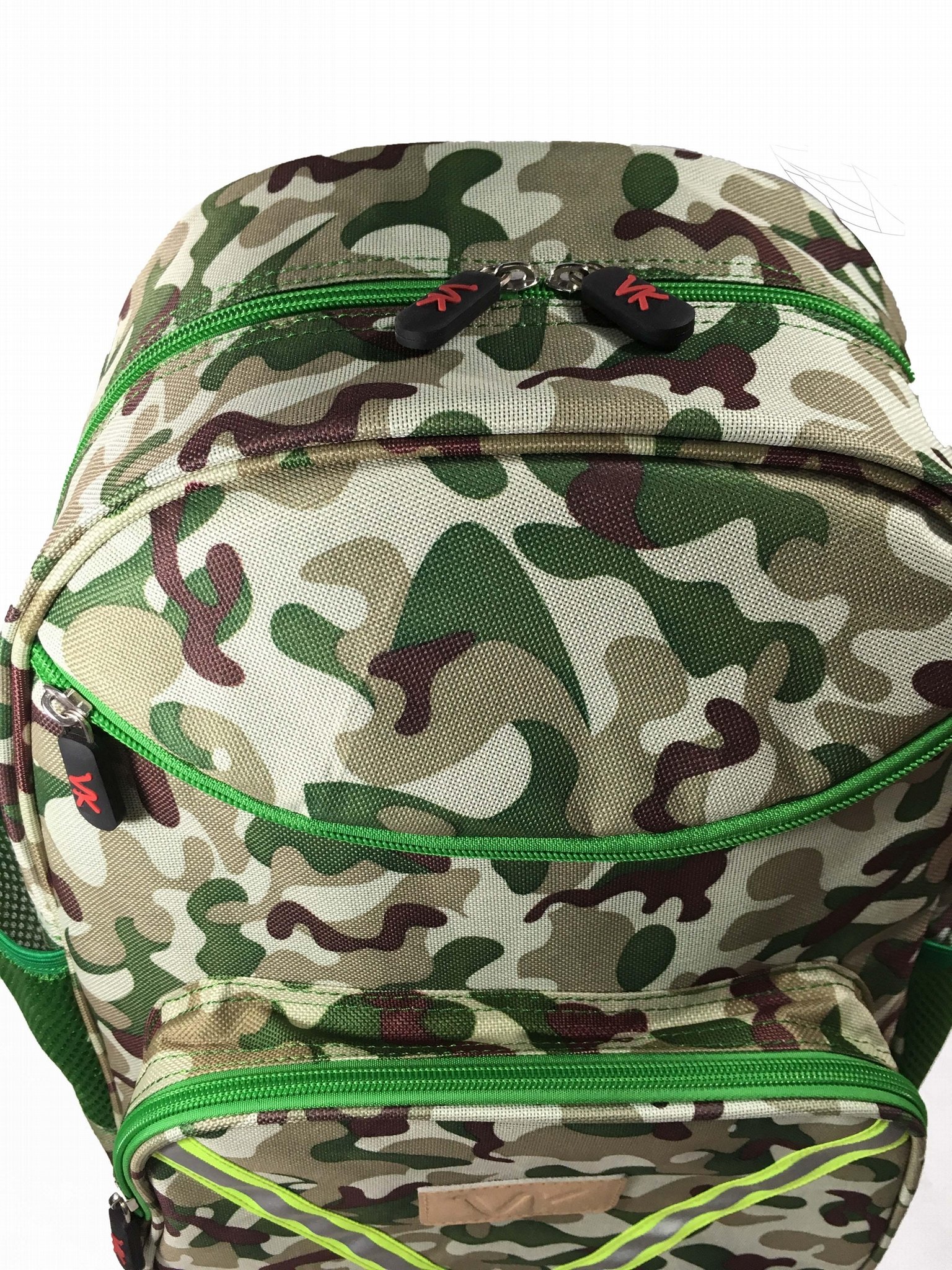 Customization of new school bags and Backpacker factory 3