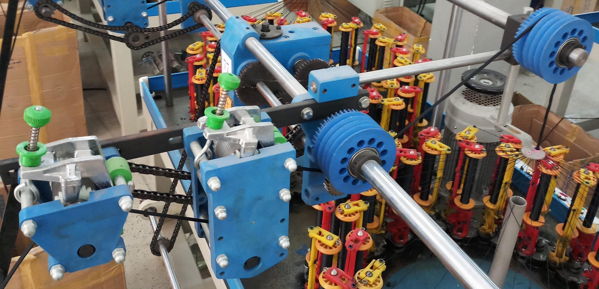 16锭高速编织机