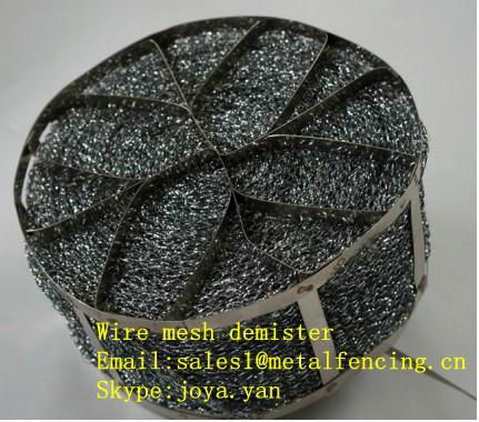 Wire mesh demister