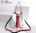 NÉONOÉ LOCKME BUCKET Bag     pi cowhide