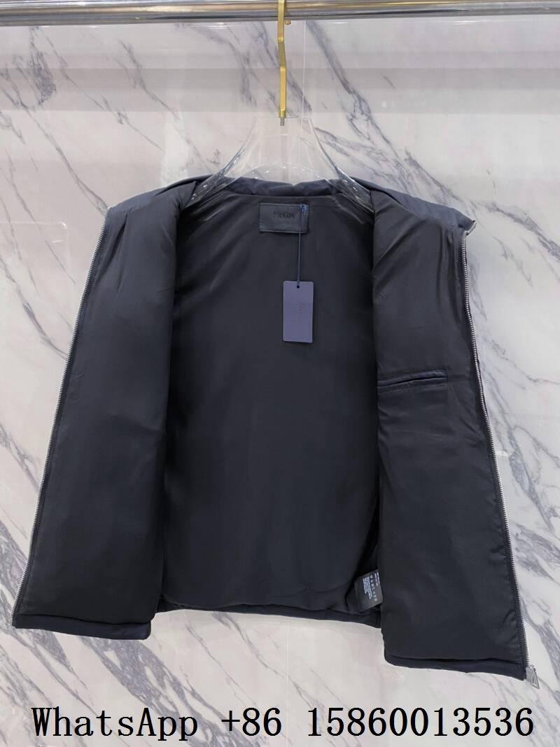       down vest,      Nylon puffer vest in black,      outwear,hooded down vest, 3
