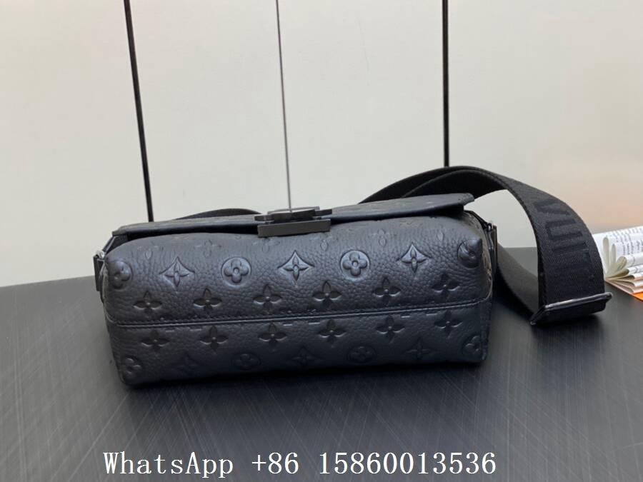               S-Cape messenger bag,Men's     aurillon Monogram bag,Black,M23741  5