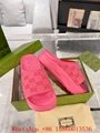 Gucci slide sandal,women's slide with interlocking G,Gucci rubber platform slide