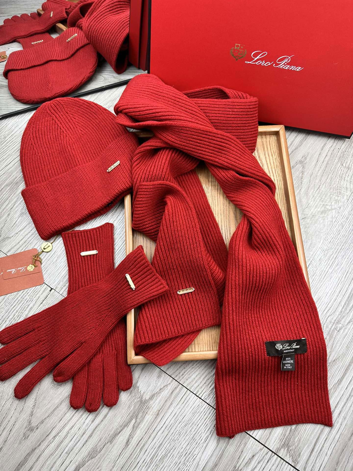 Loro Piana scarf hat set,Loro Piana gloves,Loro Piana cashmere scarf UK, 3