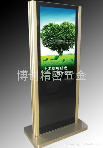 落地式包金邊廣告機 3