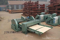 veneer lathe with veneer clipper