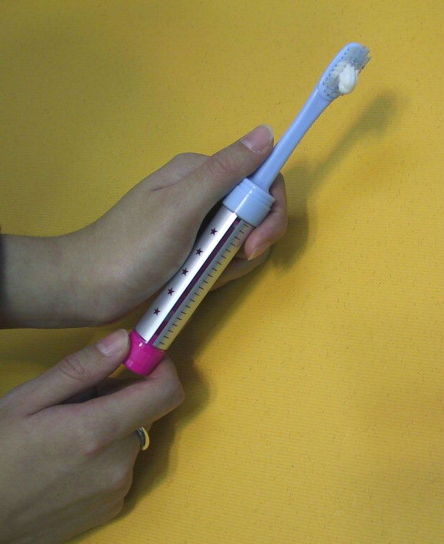 travel toothbrush 3