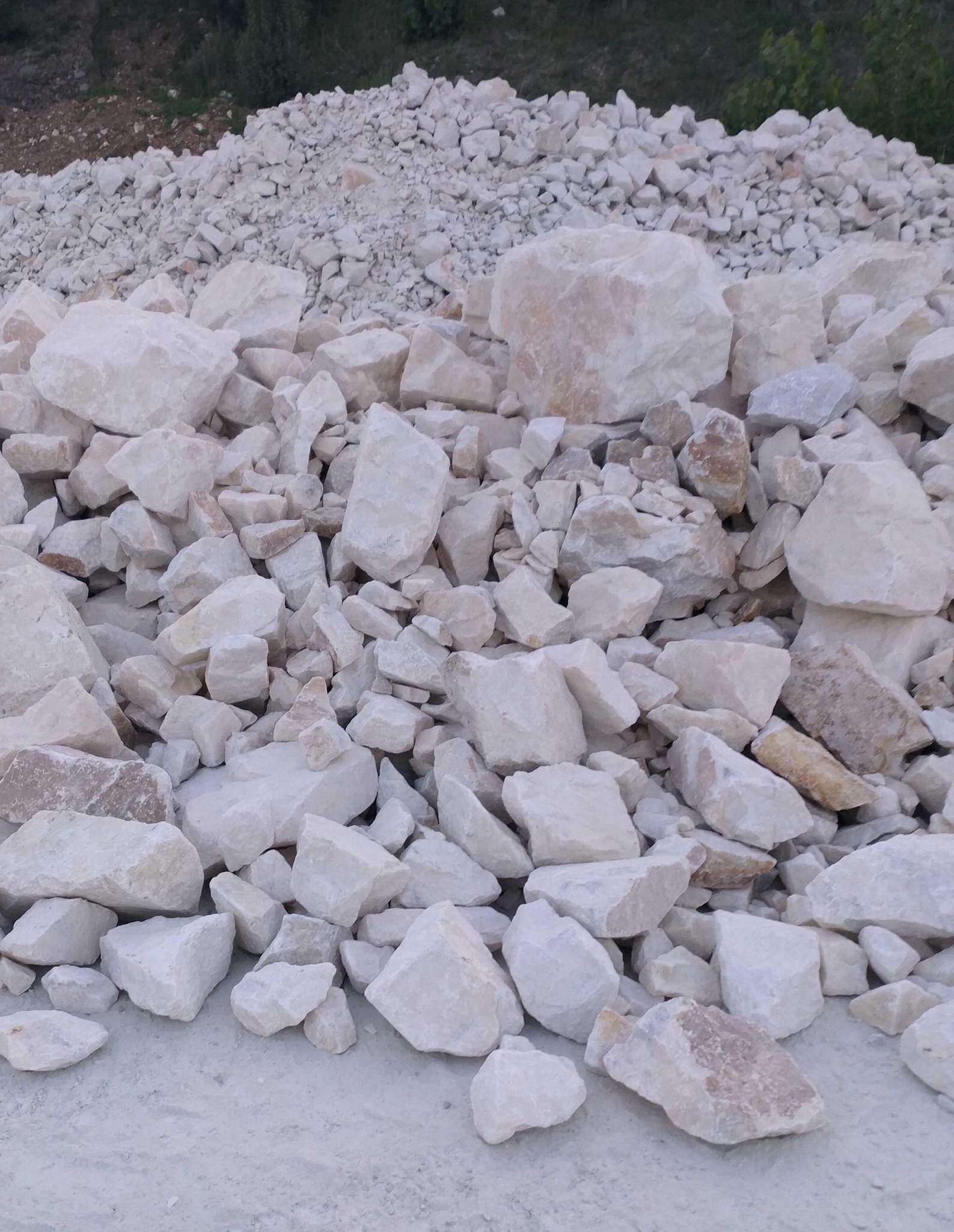 厂家直销325-1250目超白超细白云石粉 1