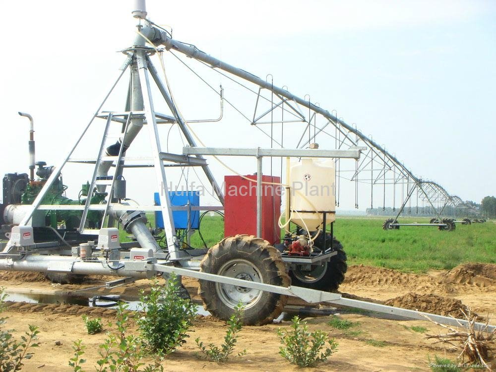 Center pivot irrigation machine