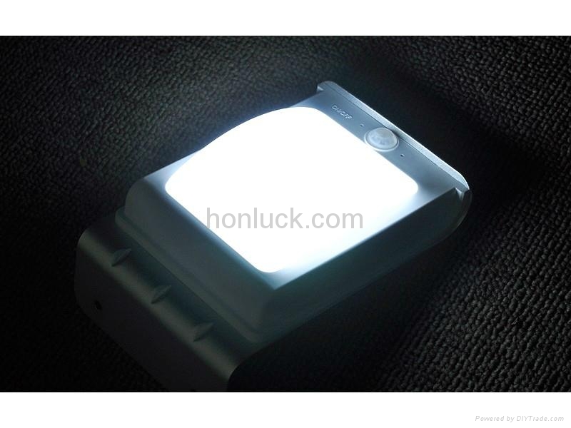 Solar motion sensor light 3