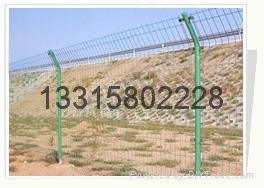 焊接網隔離柵丨隔離護欄網 5