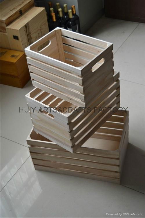 Set of 3 square wood fruit crates  