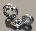 Self-aligning ball bearings